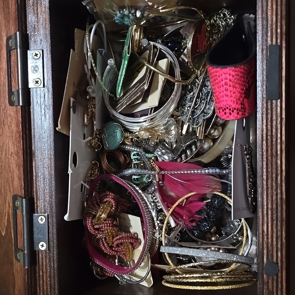 Hand Crafted  11x7x5 brown wooden jewelry box filled With Costume Jewelry